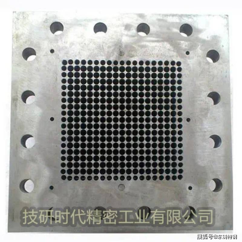 堇青石蜂窝陶瓷挤出模具