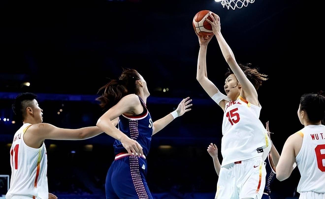 据报道,韩旭的状态急剧下滑,这主要是因为她的高年薪,据说在四川女篮