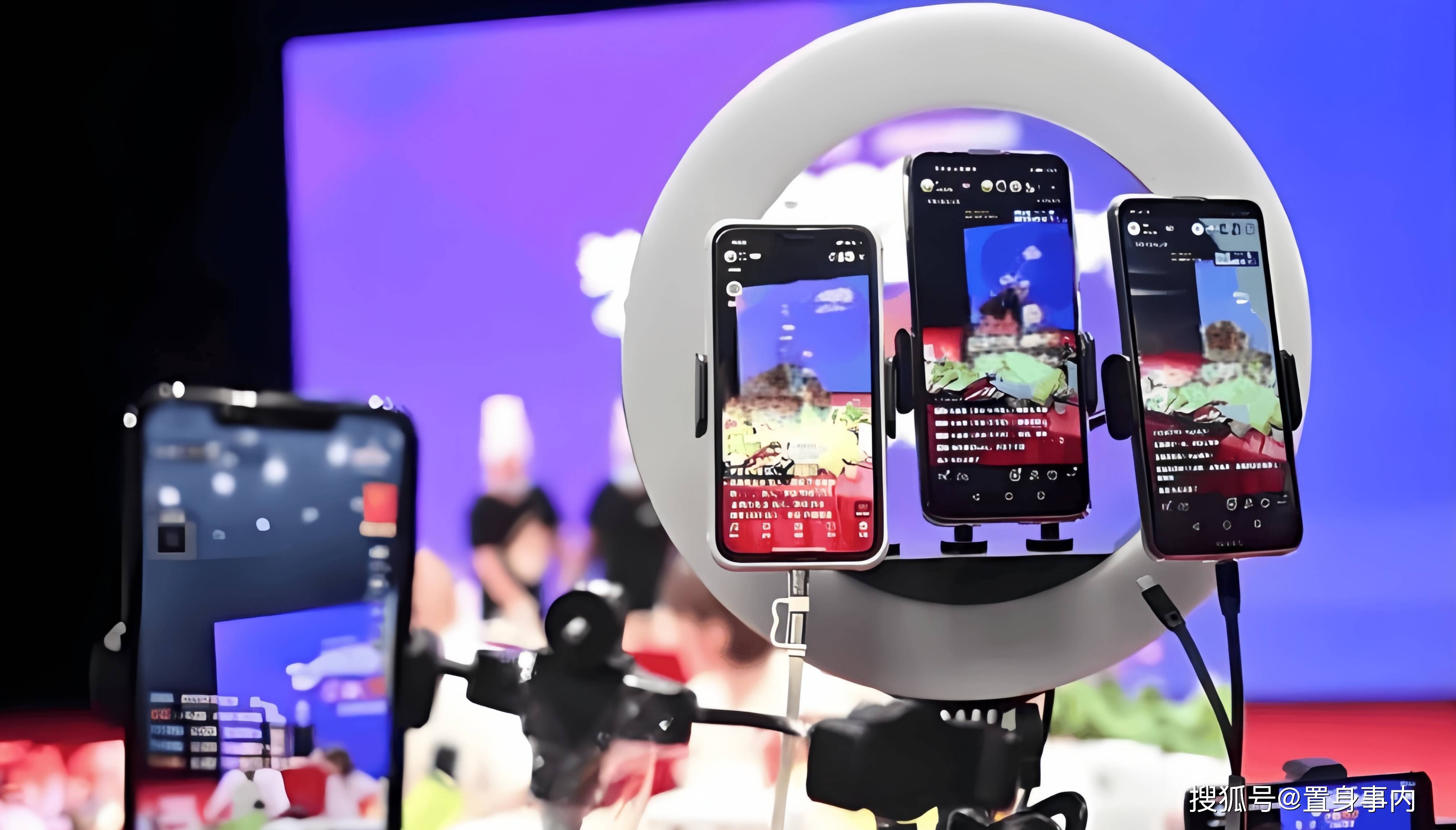 300万请台娱明星带货,仅卖出20万,艺人回应后评论区吵翻了_直播_品牌