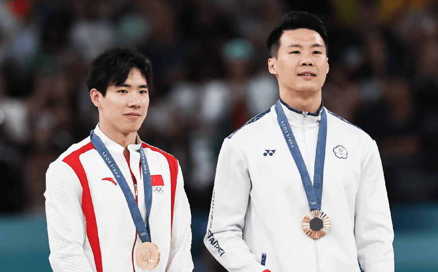 在当天晚间的竞技体操男子单杠决赛中,张博恒与中国台北选手唐嘉鸿