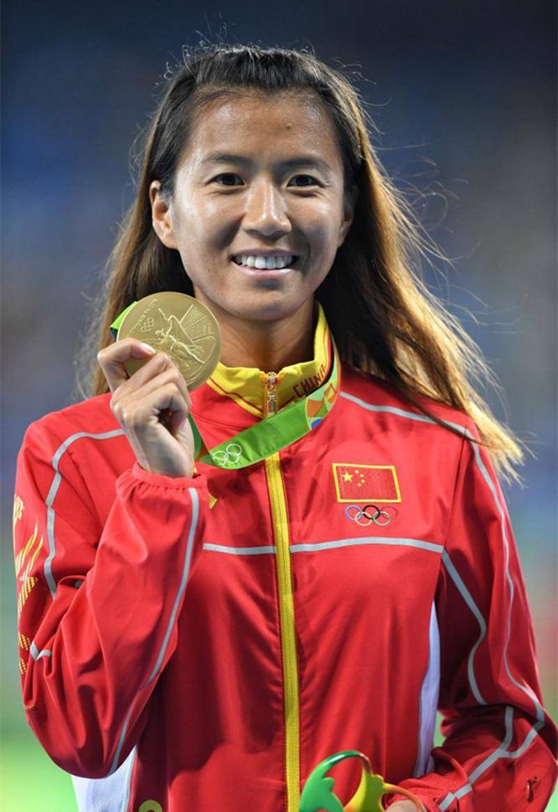 杨家玉:用巴黎奥运金牌告慰天堂里的父亲,她的丈夫是竞走帅哥