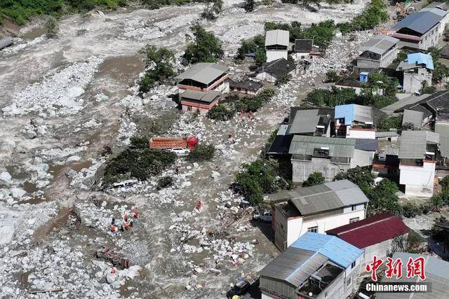 汶川地震泥石流图片