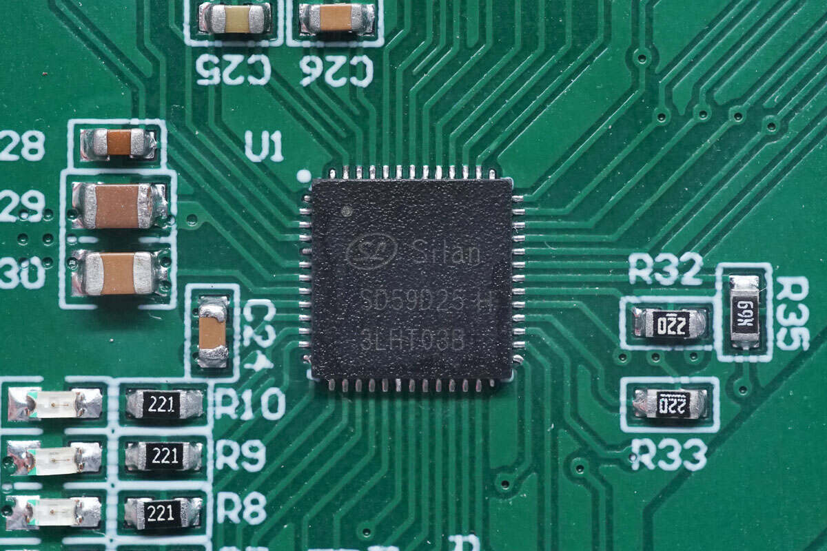 sd59d25h是一款应用于移动电源的高集成度协议和电源控制芯片,集成3路