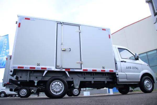 强动力 大承载 高效且经济 成功斑马配送"移动仓" | 卡车之友网