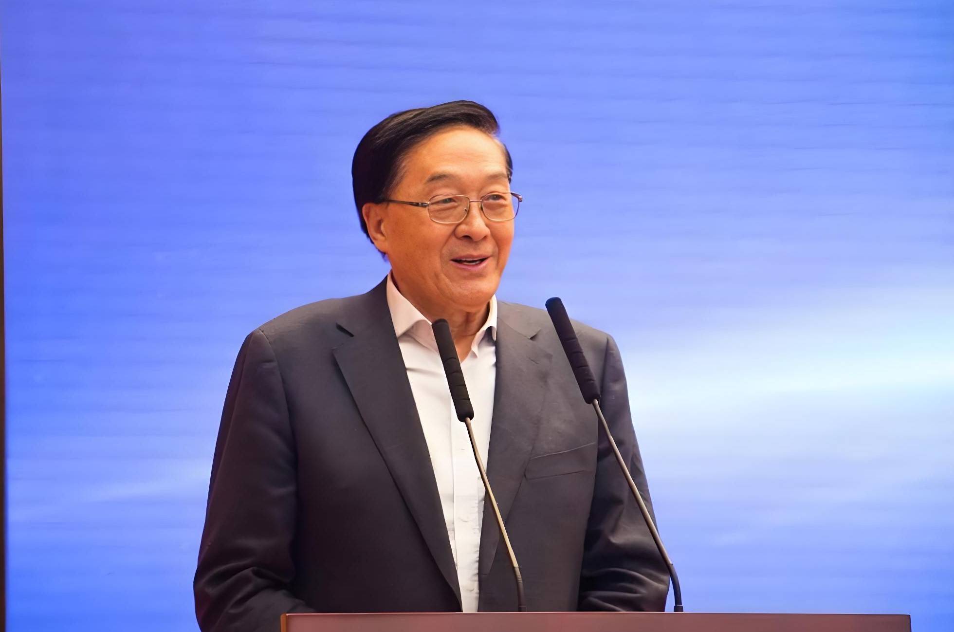原国家卫生部副部长张凤楼作为重要嘉宾出席了 2024 发酵中药大会并