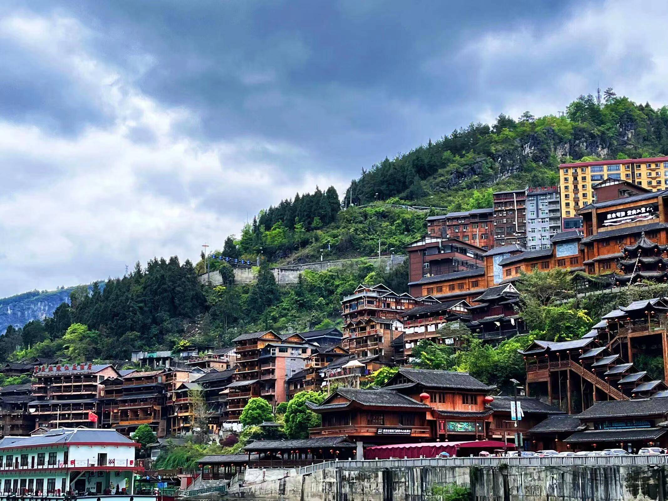 在千年古镇磁器口,我们结束了此次行程.重庆导游小柔:131-1023-2136