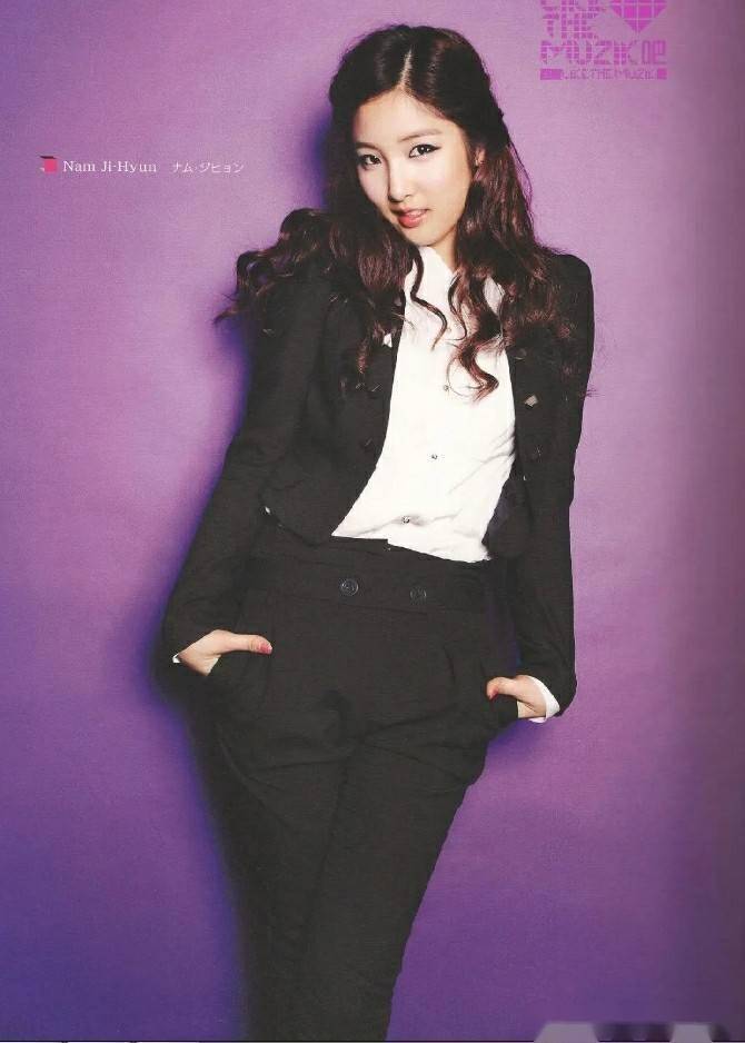 37岁南智贤惊艳写真,女神范儿十足,美貌与才华并存!