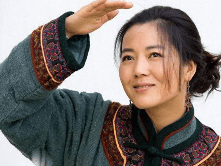 她是"农村一姐"王茜华:与aa制前夫离婚后倒追导演,如今儿女双全_沈航
