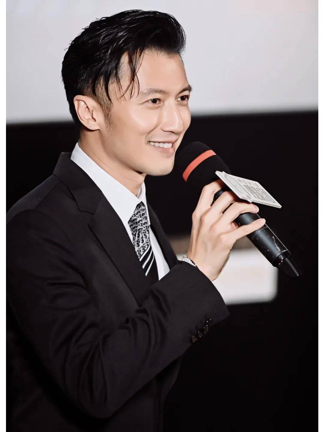 结束了垄断华语乐坛四大天王时代的谢霆锋,网友:大家都在等你开演唱会
