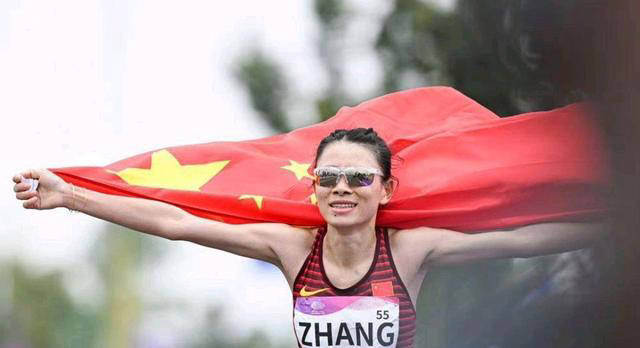 女子马拉松:荷兰冠军逆袭夺金,中国选手挑战洗礼_阿塞法_夏雨雨_白丽