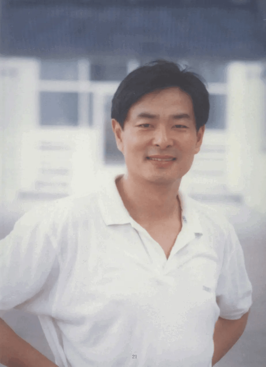 演员濮存昕:当红时急流勇退,几乎销声匿迹,是否是时代"抛弃"了他