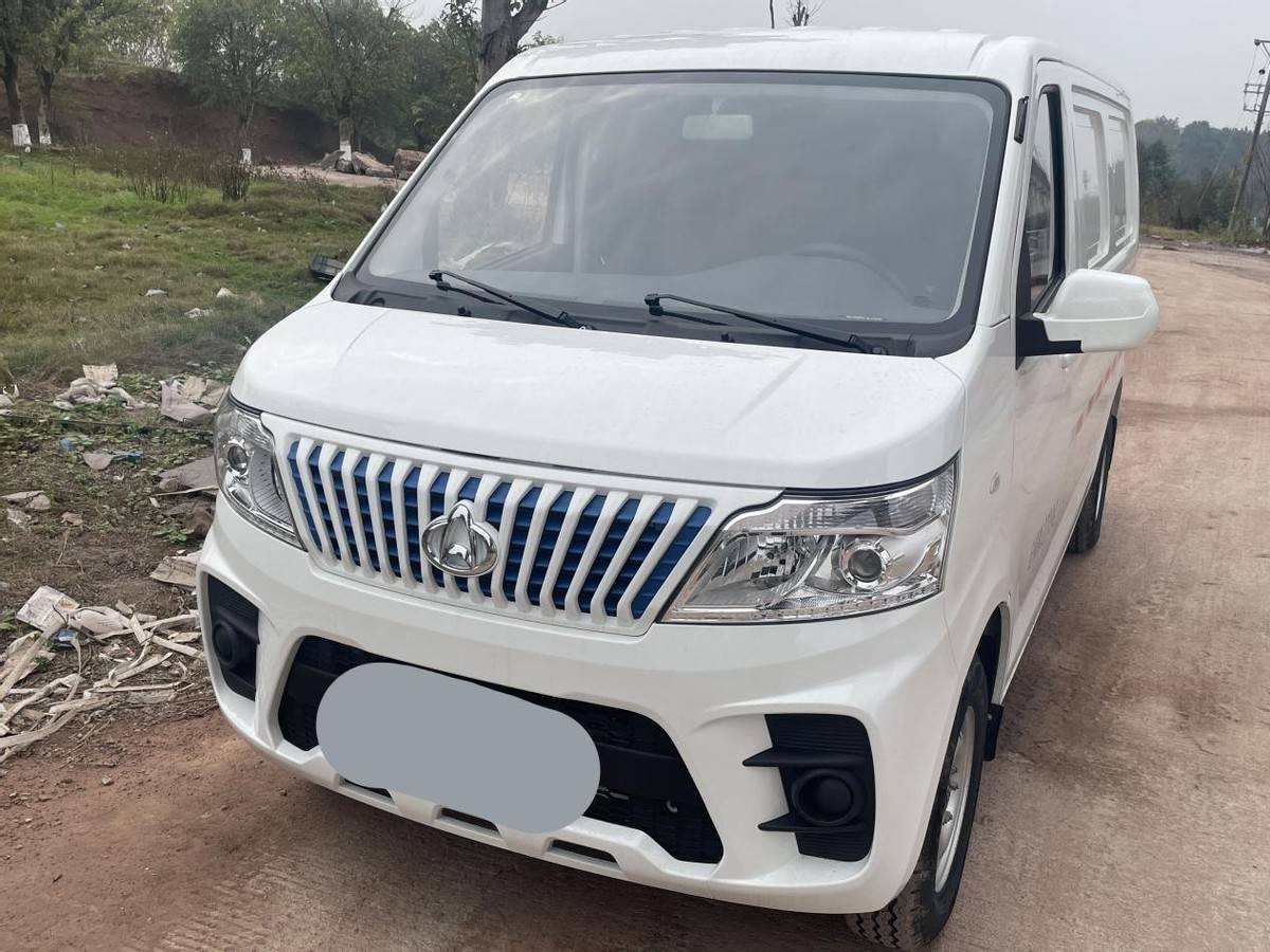 纯电面包车,我选了睿行em60