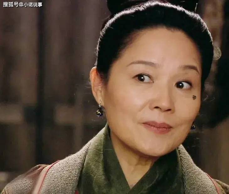 离婚后的杨青人逢喜事精神爽,接了很多电视剧,虽然当年的盛世辉煌已经