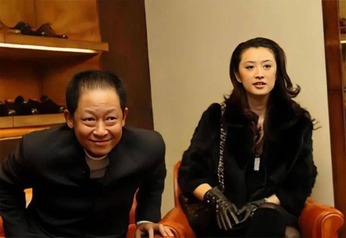 厉害,34岁才结婚,丈夫对她1见钟情改花心专情14年_陈坚红_王志文_工作