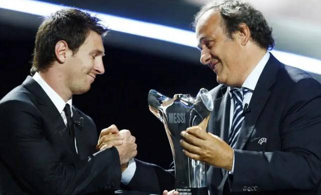 梅西的个人力量与团队荣誉:平衡之道