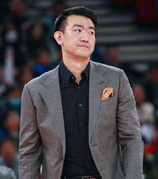 辽宁男篮大胜北京首钢,丛明晨闪耀全场