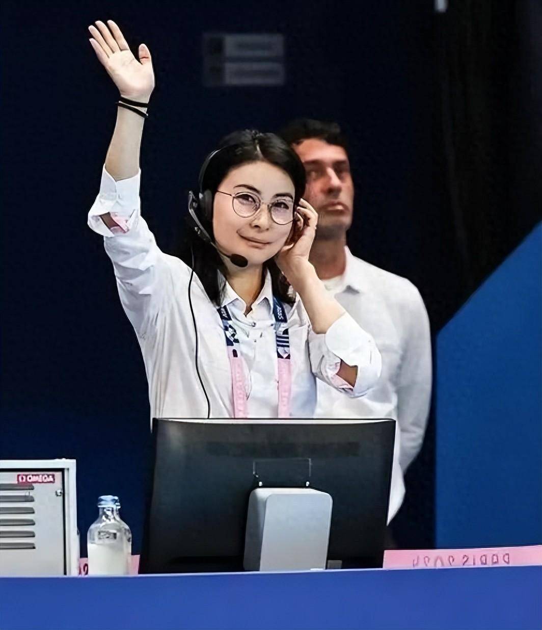 12年前下嫁豪门的"跳水皇后"郭晶晶,如今凭借裁判长身份再次火出圈