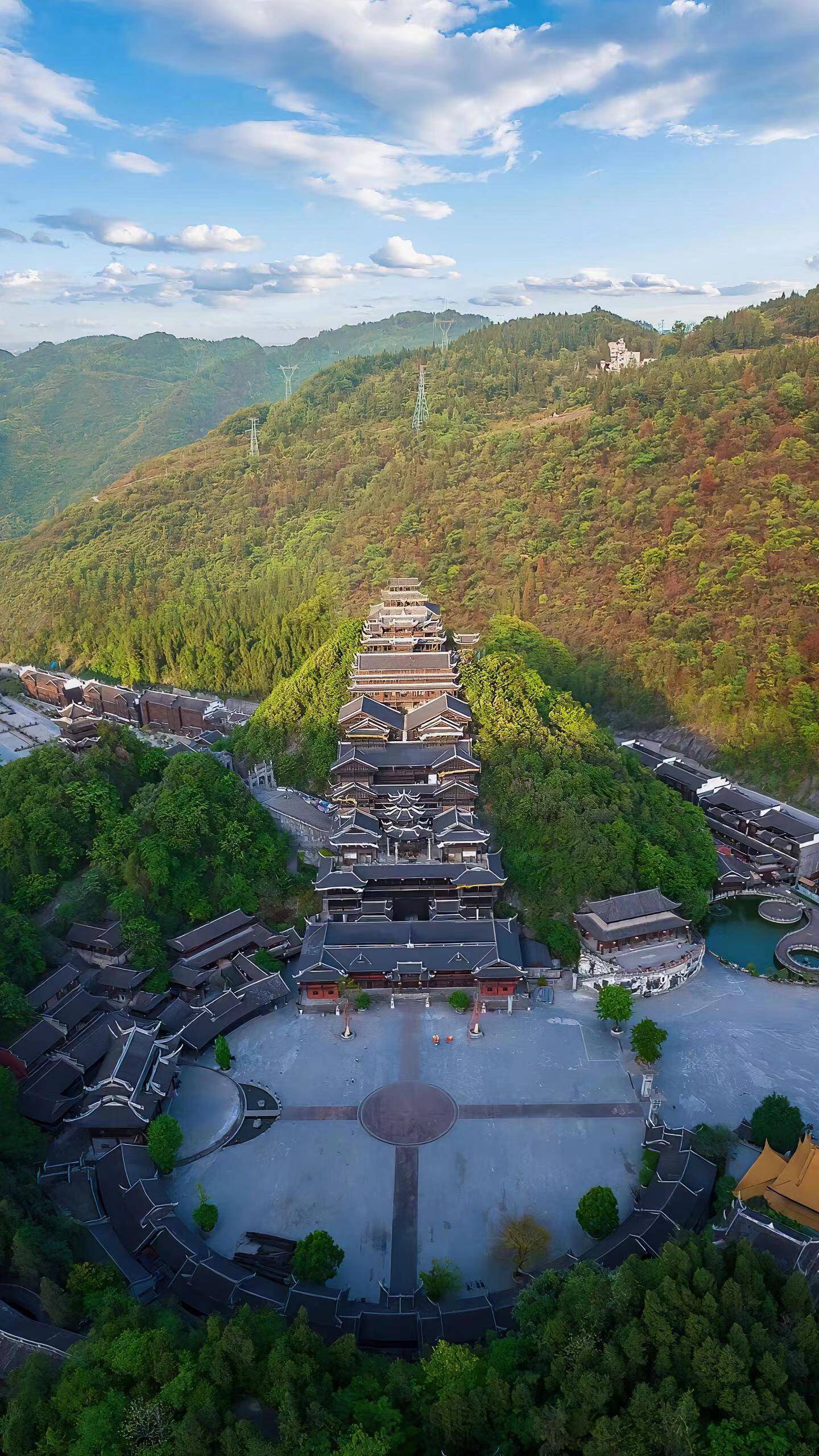 重庆自由行4天3晚路线攻略,重庆品质纯玩大概价格是多少_步行街_崖洞