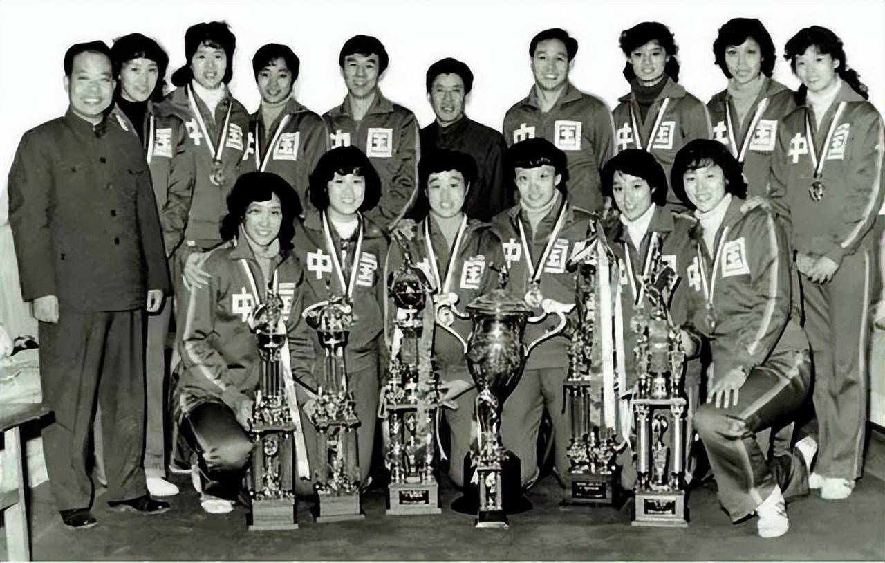 袁伟民回忆执教中国女排:队员之间的矛盾,也让他头疼_比赛_教练_世界