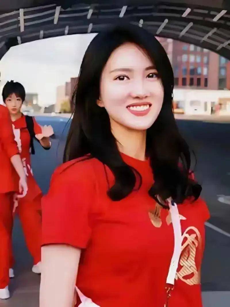 师傅陈若琳,负责貌美如花!徒弟全红婵,负责压住水花!师徒加油