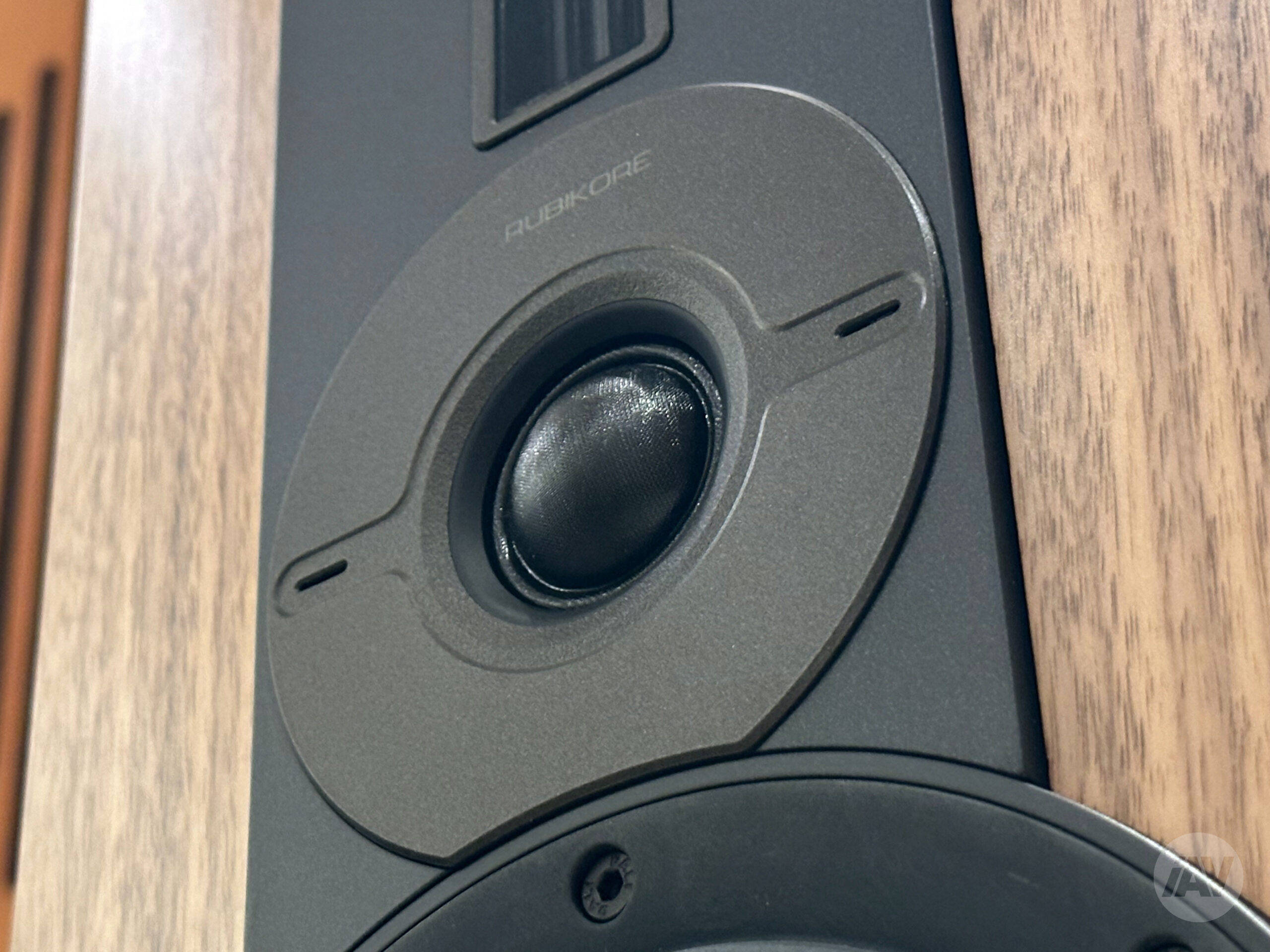 丹麦达尼dali"新乐爵"系列rubikore 8落地式音箱