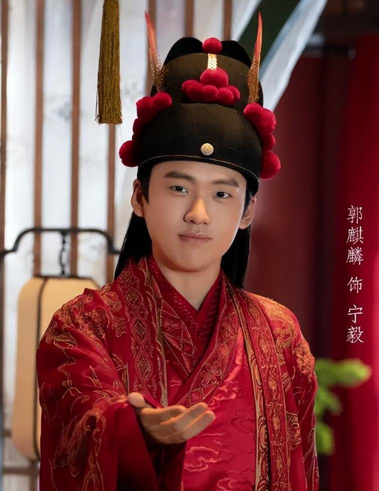 《庆余年》,《边水往事》等等,这些作品都让观众们看到了郭麒麟不断