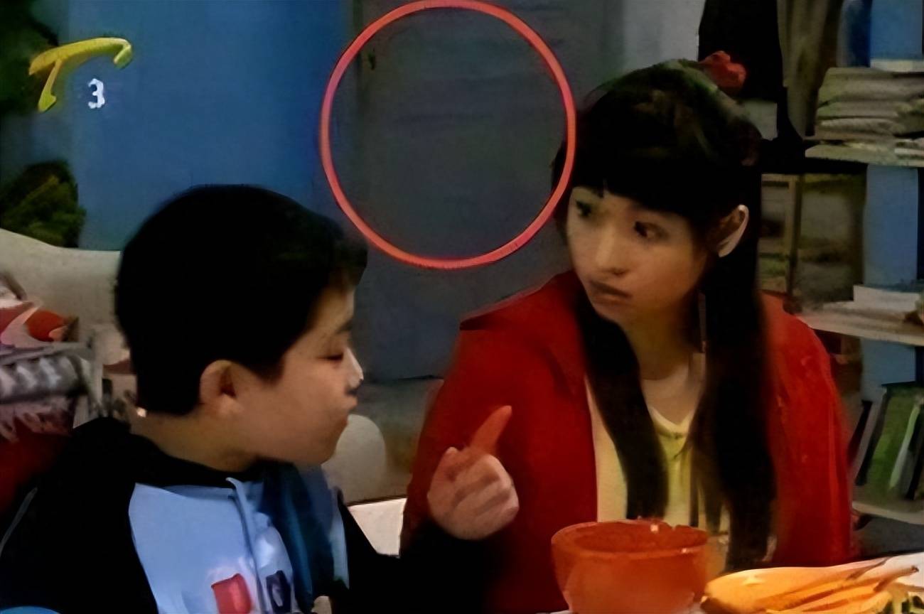 《家有儿女》中的穿帮镜头,连三岁小孩都骗不过,导演你太离谱了
