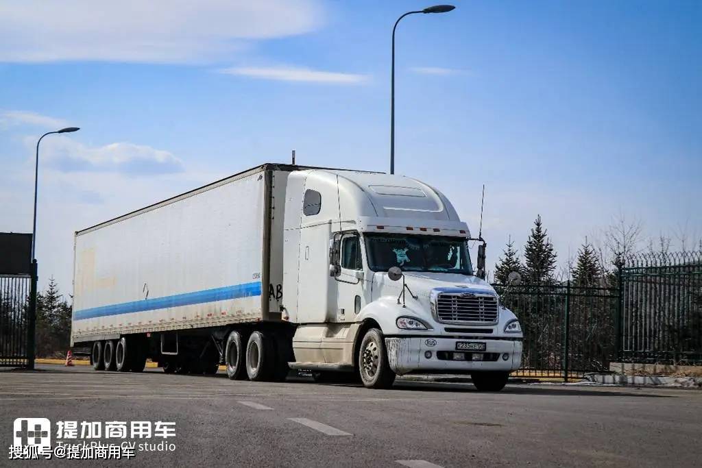绥芬河口岸俄罗斯卡车实拍来了,这美卡真不是一般多!