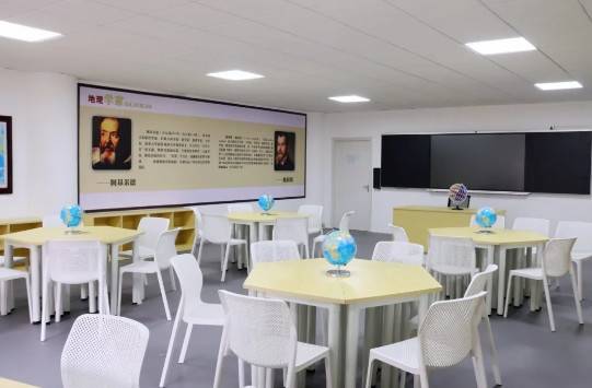 海华高级中学:多元化课程与节日盛典,打造教育新标杆!