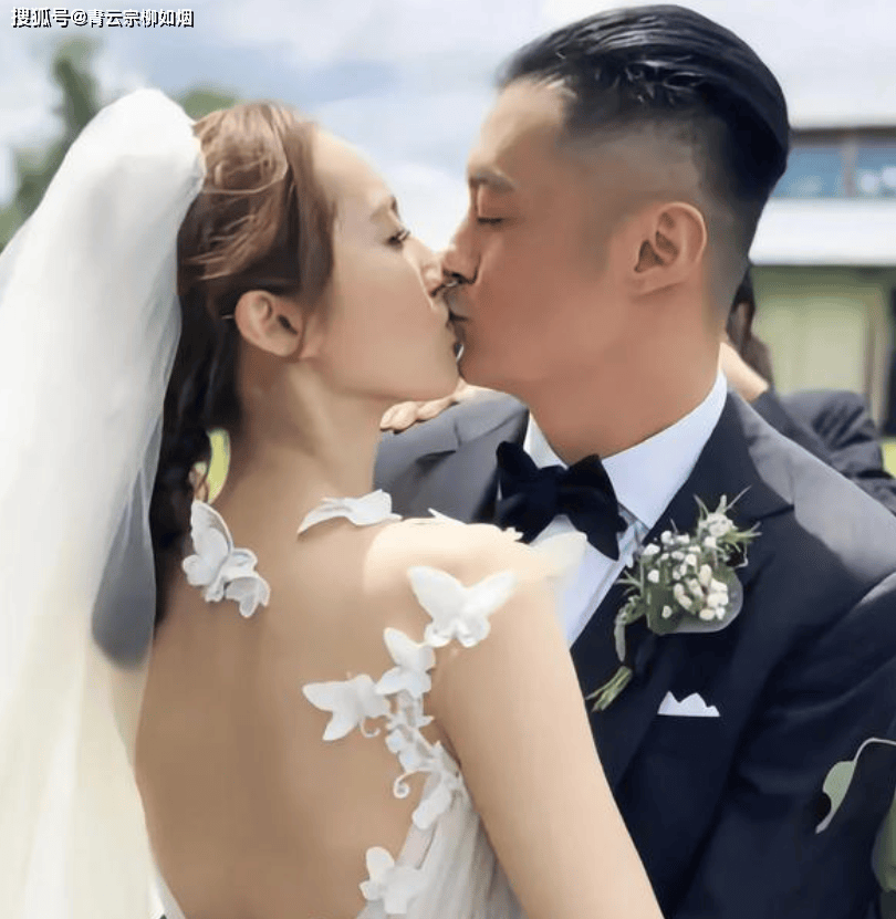 余文乐老婆回应飞机上抢座位!情有可原,明星家庭背后也有不易
