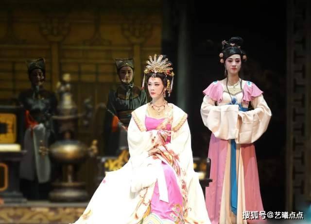 越剧舞台,四位当红"新生代"演员,谁是最美花旦,最帅小生?