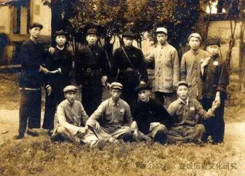 前排左起:李明,郭寿昌,叶维章,赵启峰;后排左起:黄义成,查国英,汪时尚