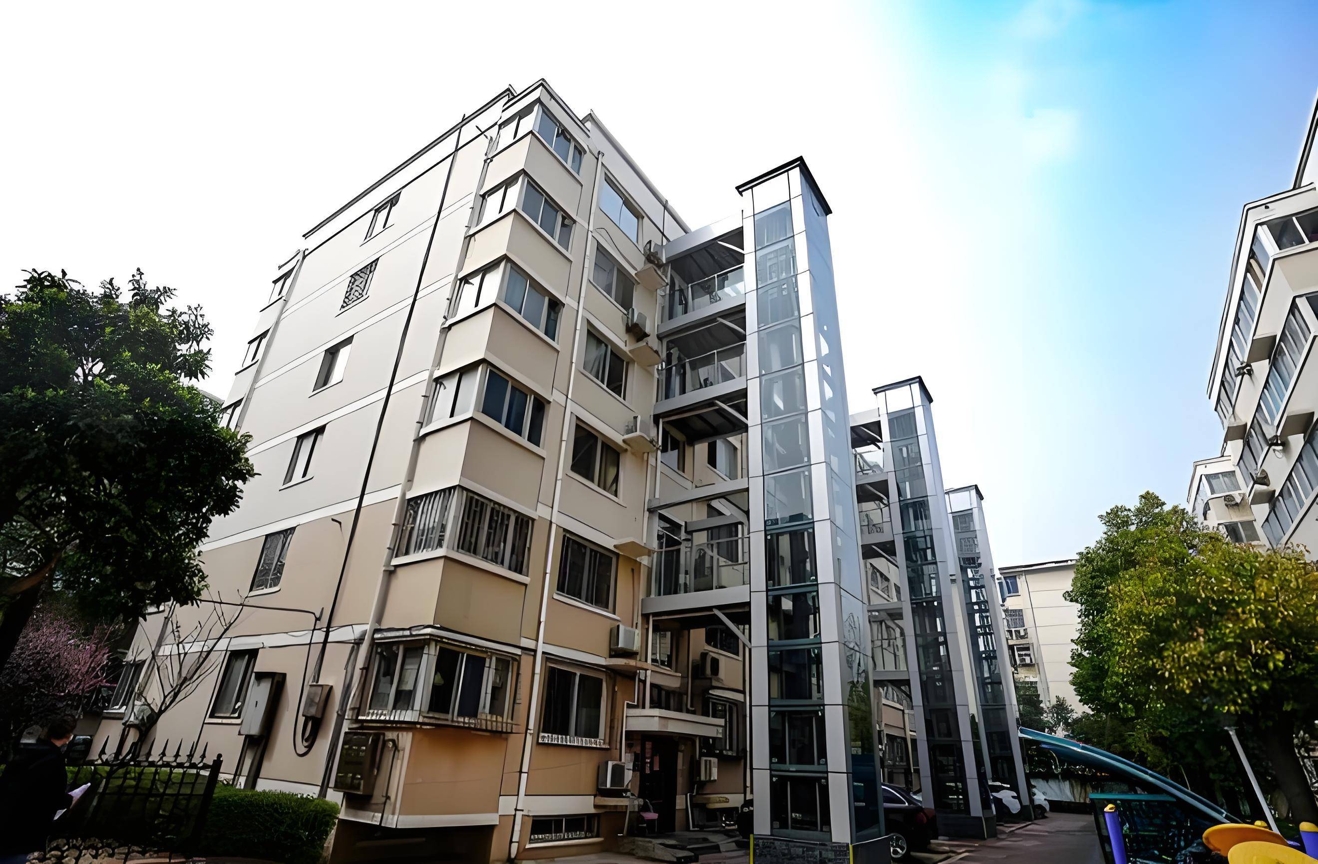 深圳多层加装电梯最新政策:解决悬空老人下楼难