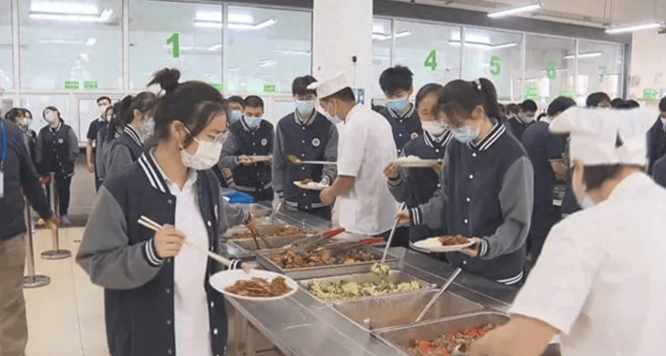 聊聊江苏一学校食堂男女双打的瓜