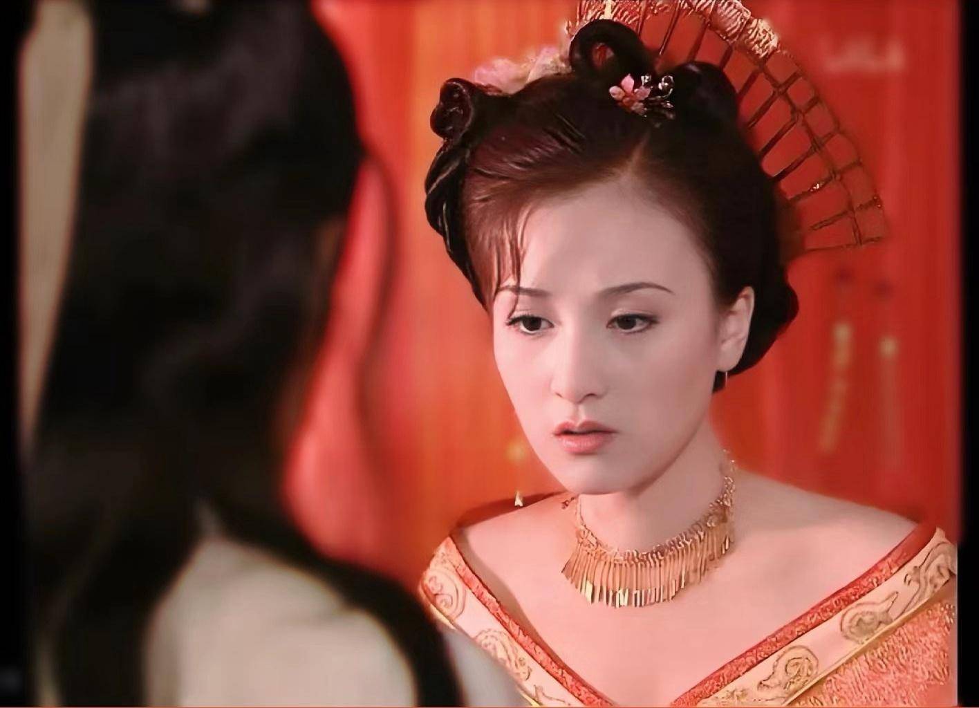 娱乐圈造型师们请看过来!以前的古装多创意啊,现在真是无聊透顶