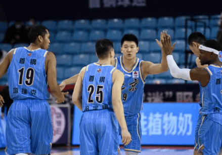 更别说cba联赛开放外援制度,四节7人次使得首钢男篮,完全可以从nba中