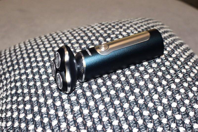 千元级净须又舒适，送给父亲最贴心的礼物，未野MAX剃须刀测评