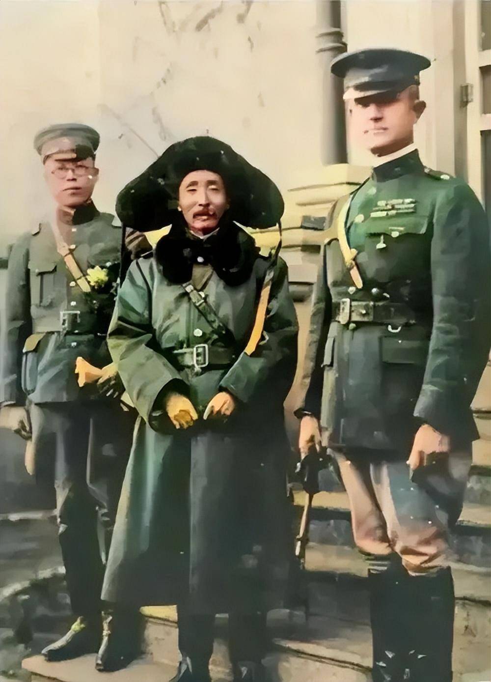 再次返回家乡的张作霖,就迎娶了当地地主的女儿赵春桂为妻,也就是张学