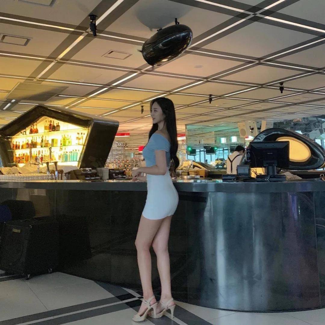 nanaring的魅力不仅仅体现在她完美的身材上,她还是一位