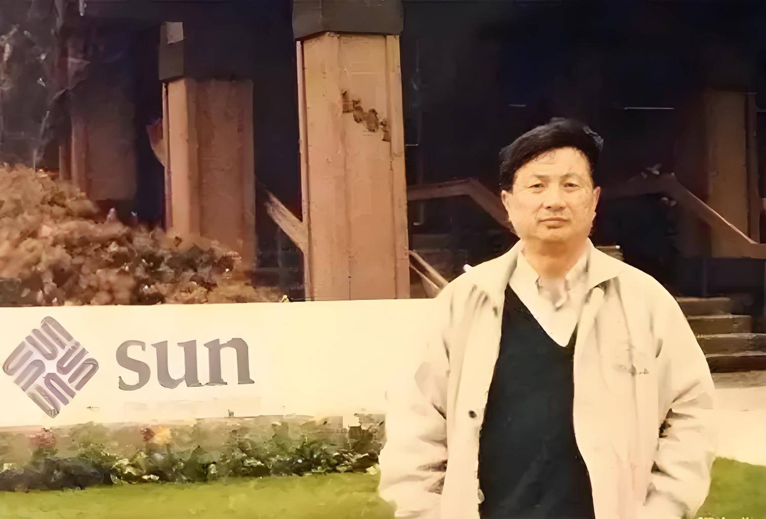 奋斗之路:任正非珍贵老照片(最全AI修复版)_华为_都匀_任摩逊