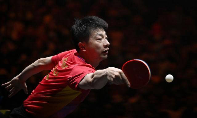 原创            国乒林诗栋全胜晋级，冲击男单三冠王-乒乓球运动员林诗栋基本情况是什么