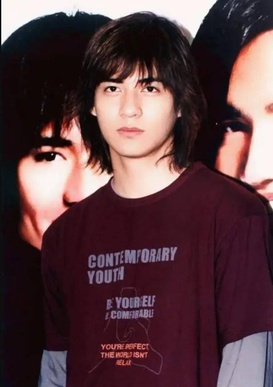 周渝民才43岁就老成这样?脸部浮肿一脸沧桑,帅气偶像变油腻大叔