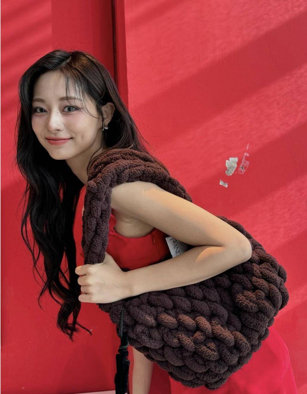 盘点6大韩国酒窝女idol,twice孙彩瑛,ive安俞真笑颜太无敌!