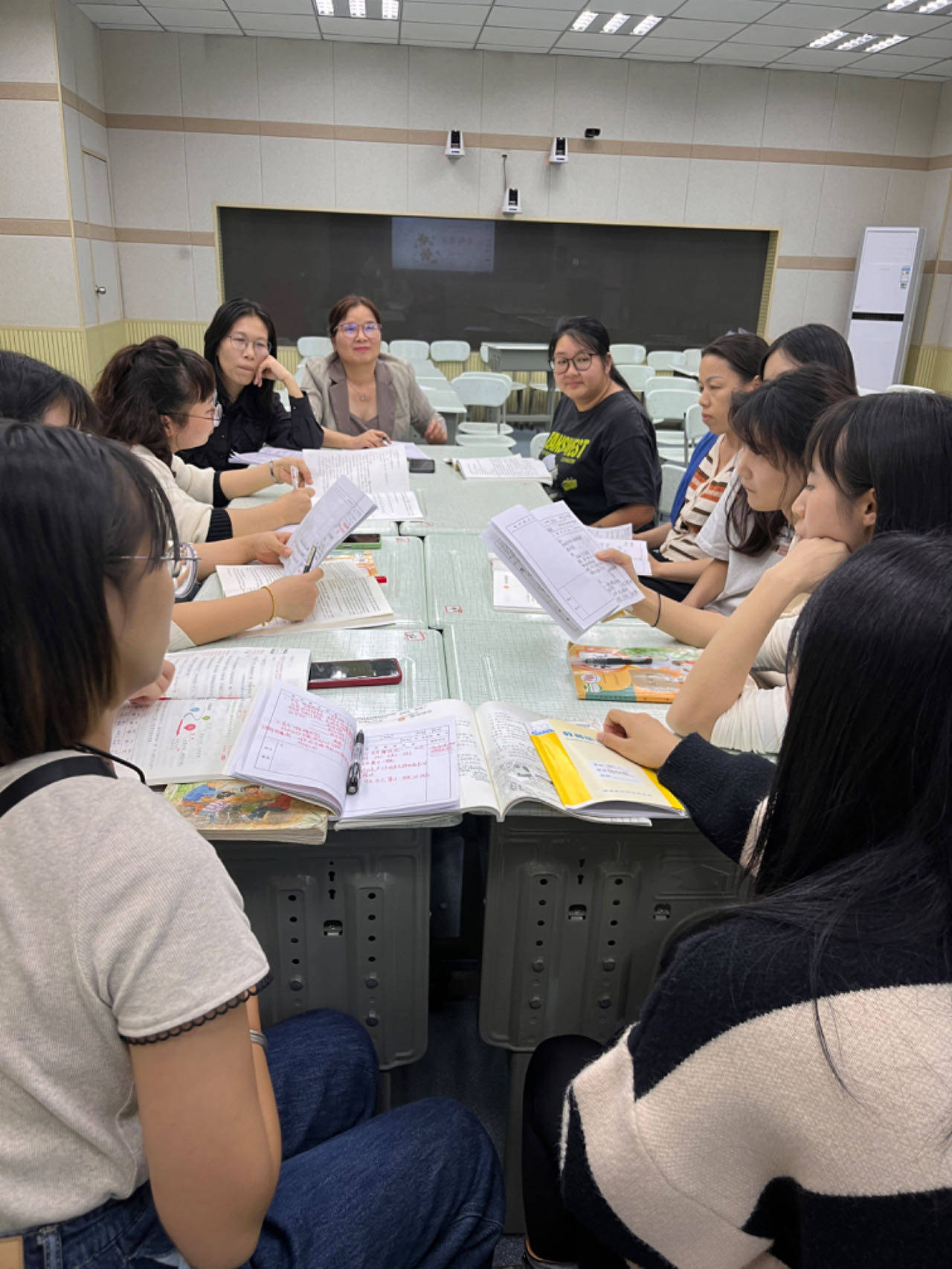学校教研交流的美篇
