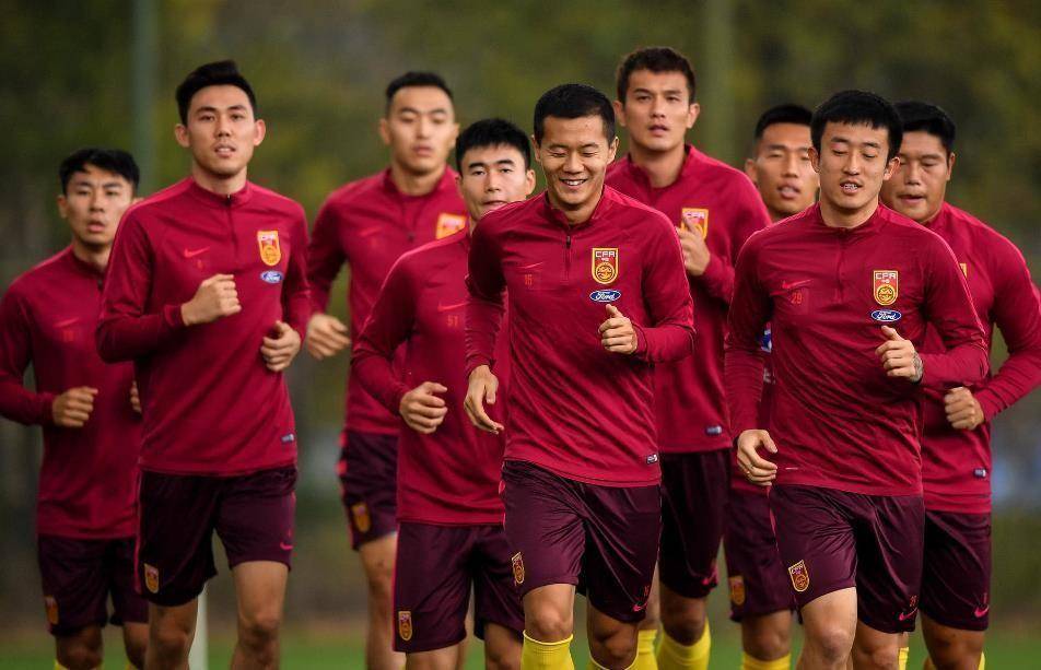 喜讯!中国17岁锋霸身披斯图加特青年队10号战袍出战,值得期待