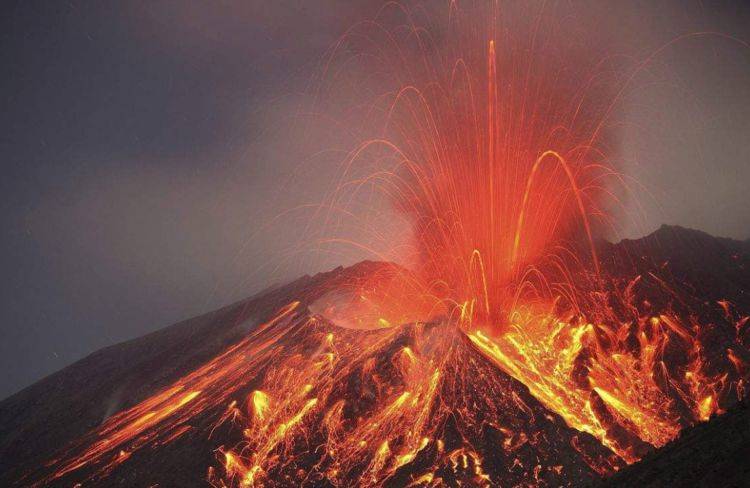 火山岩浆发电厂图片