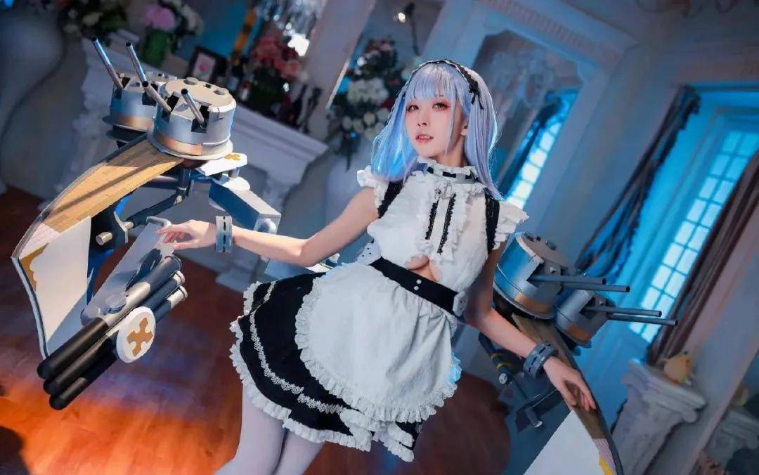 水淼cos黛朵惊艳全场,科技感白裙搭配大宝剑,这魅力谁能抵挡?