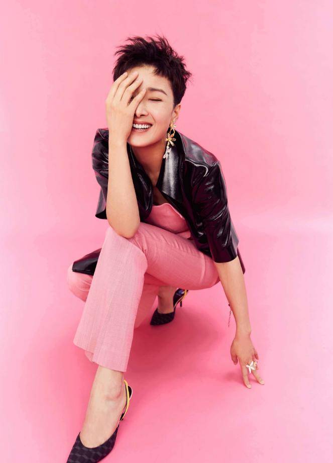 演员黄曼:出道23年零绯闻,演了近70部戏也不火,女儿的颜值超高