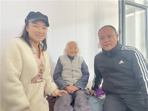 小金燕大舞台晋州站下乡慰问