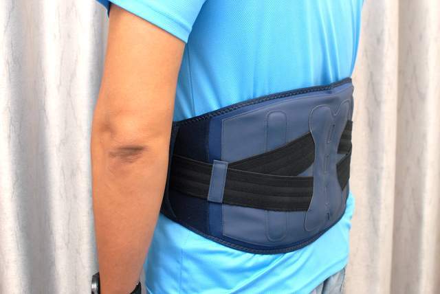 气囊震动双驱动,按摩仪护腰新选择:未野AGVIEE腰部按摩器测评